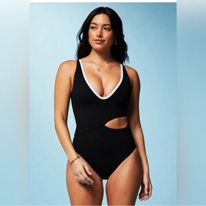 Fabletics size large Seaside Cutout One-Piece Swimsuit